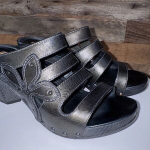 RARE Dansko Nigella Black Leather Floral Studded Mules - EU 40 EUC